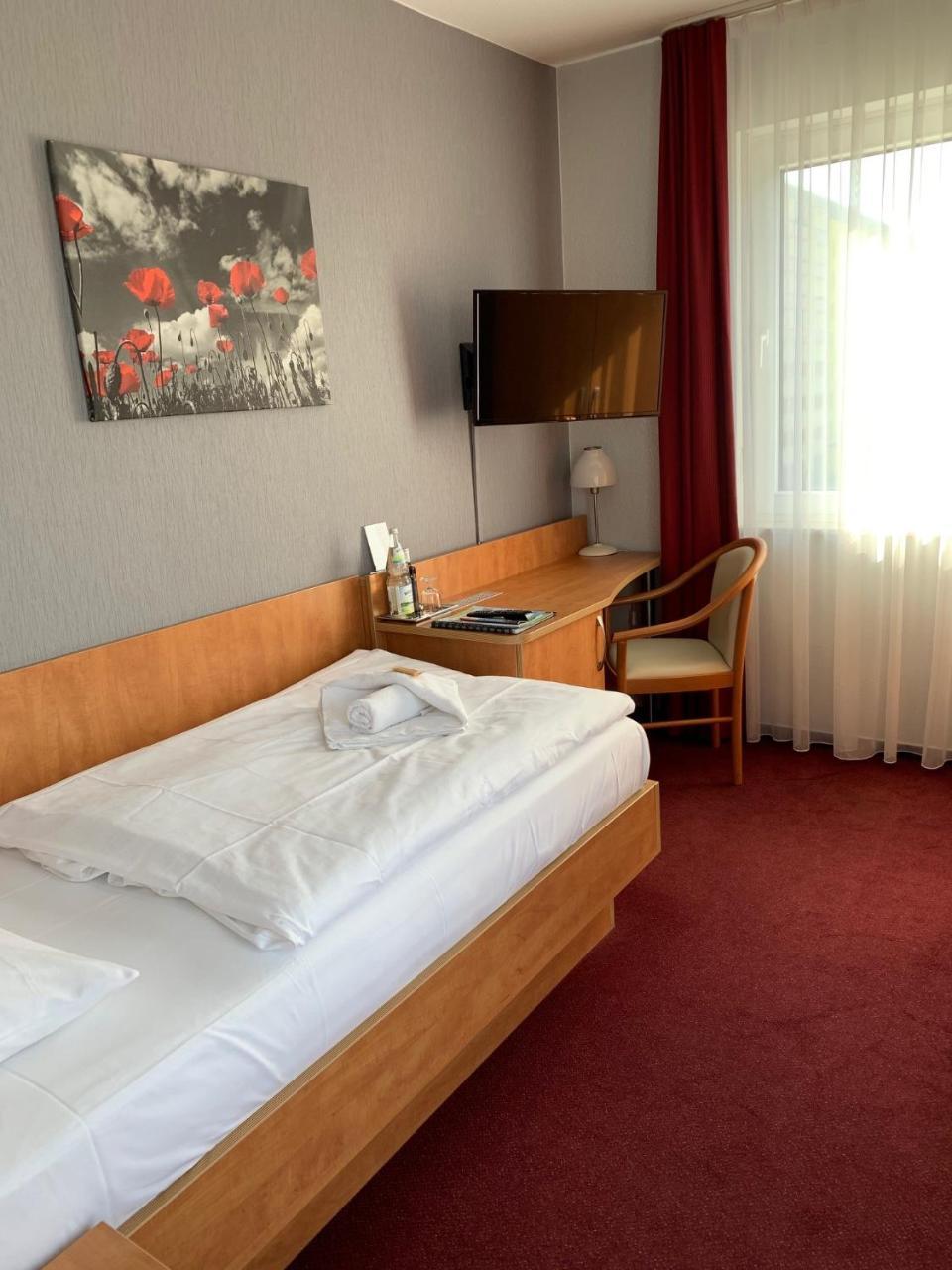 Hotel Ambassador-Ludwigsfelde Exteriör bild